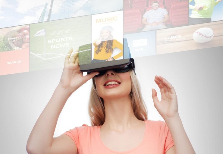 imgi 11 tecnologia realidad aumentada concepto medios personas mujer joven feliz auriculares virtuales o gafas 3d mirando proyeccion noticias 380164 148413