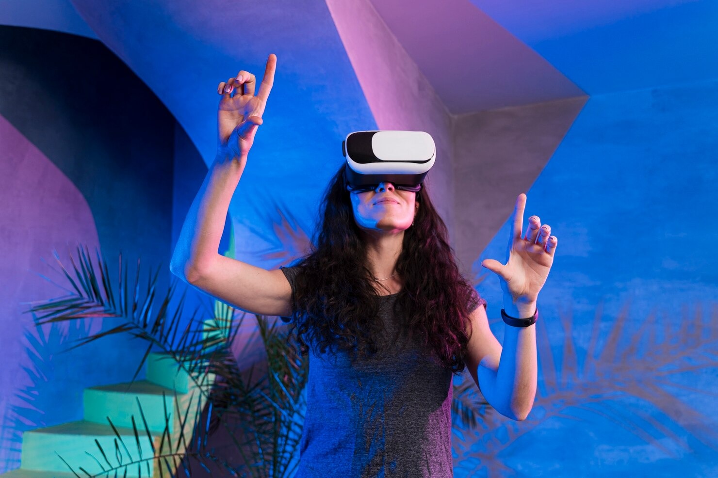 imgi 64 mujer disfruta usando vr interiores 23 2148513481